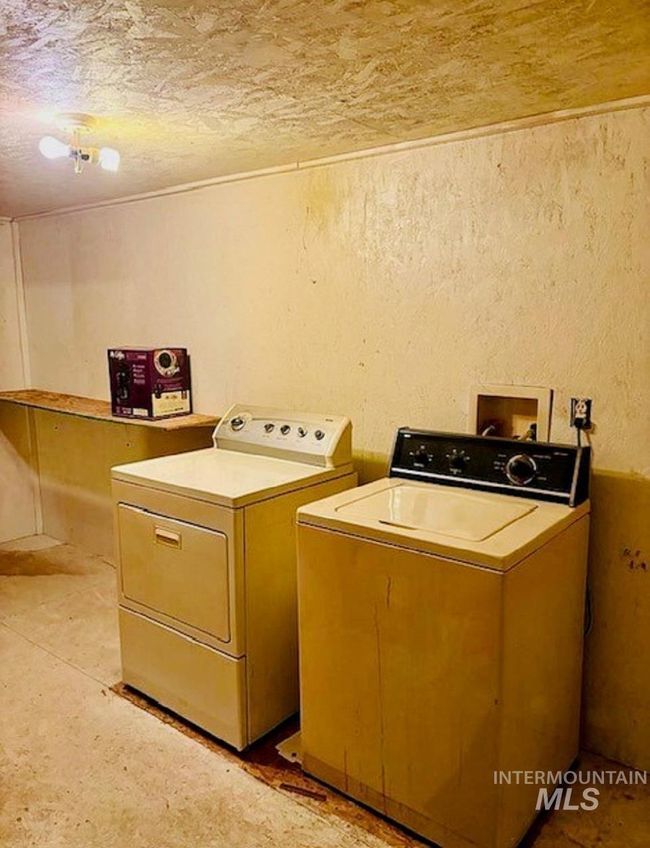 522 N 1 St St E, House other with 2 bedrooms, 1 bathrooms and null parking in Paul ID | Image 8
