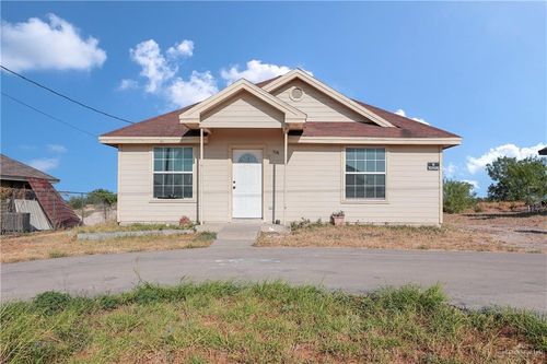 586 Paseo Lindo St, Rio Grande City, TX, 78582-6654 | Card Image