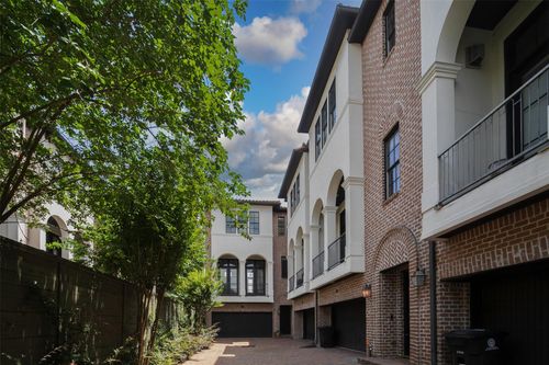 3921 Gramercy St, Houston, TX, 77025-1106 | Card Image