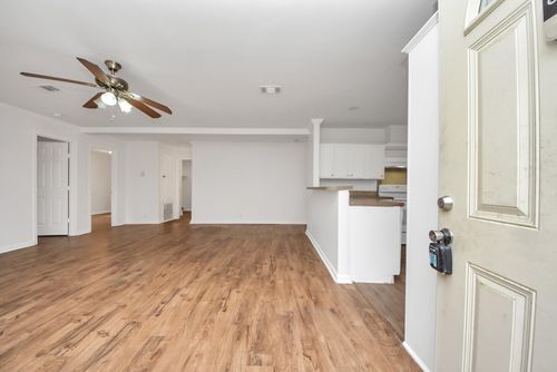 a-6526 Carver Rd, Houston, TX, 77091-1714 | Card Image