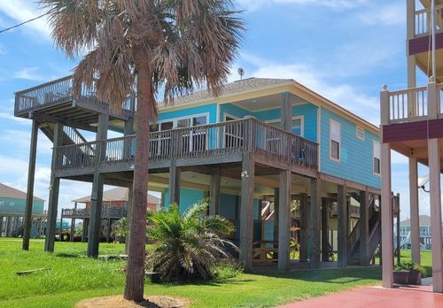 2917 Tropicana Ct, Crystal Beach, TX, 77650 | Card Image