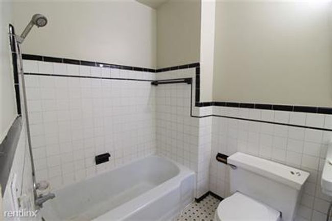 834 Huron St, Home with 0 bedrooms, 0 bathrooms and 5 parking in Ann Arbor MI | Image 4