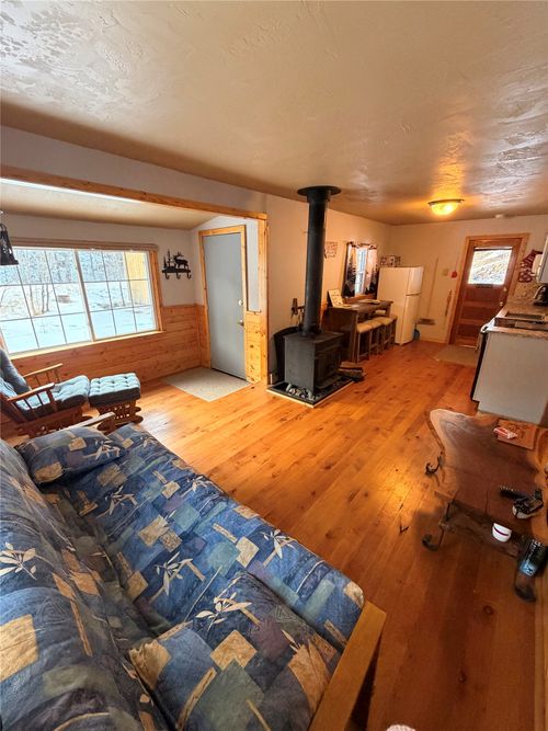 635 N Main St, Neihart, MT, 59465-9734 | Card Image