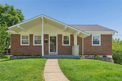 9668 Amona Ct, Affton, MO, 63123-6535 | Card Image