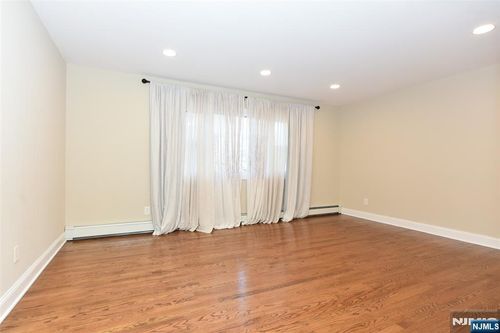 105 Parkway, Rochelle Park, NJ, 07662-4205 | Card Image