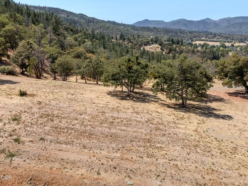 lot-3-3555 S Stage Rd, Medford, OR, 97501-4168 | Card Image