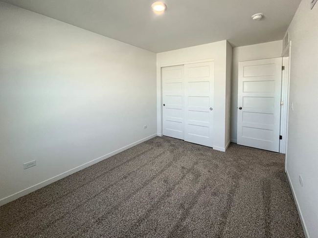 2235 Riesling Rd, Townhouse with 3 bedrooms, 3 bathrooms and 2 parking in Oswego IL | Image 33