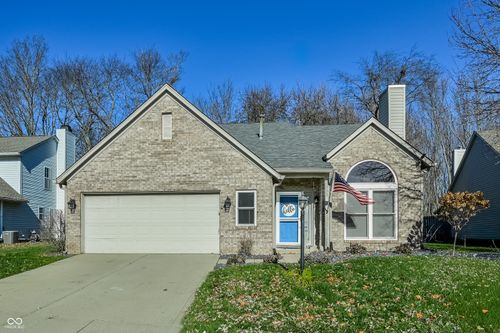 2926 Cross Creek Cir, Westfield, IN, 46074-9727 | Card Image