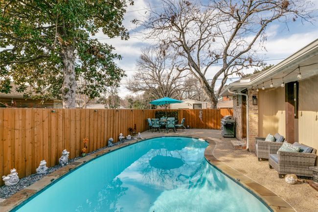 Backyard pool! | Image 24
