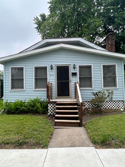 614 E Laporte St, Plymouth, IN, 46563-2216 | Card Image