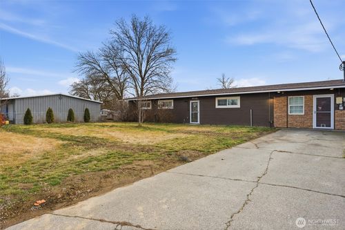 a-9016 Bong Loop, Moses Lake, WA, 98837-3177 | Card Image