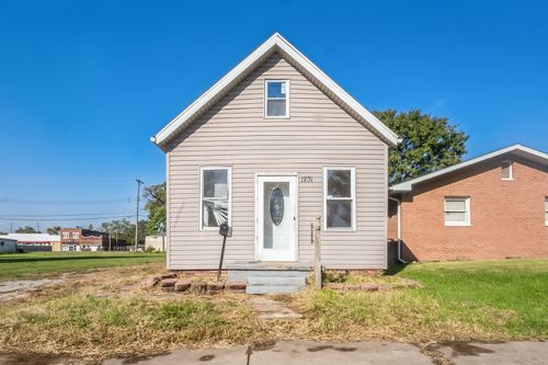 1231 Iowa St, Madison, IL, 62060-1209 | Card Image