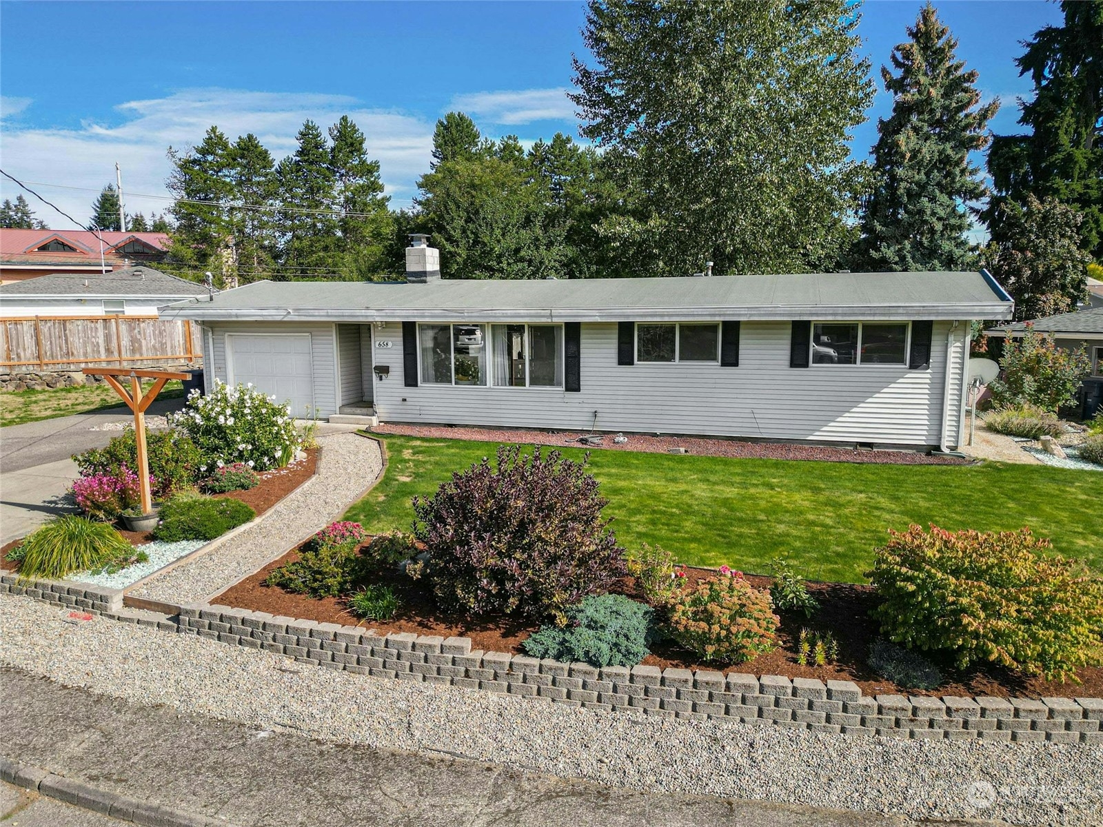 Jefferson Ave, Renton, WA 98056