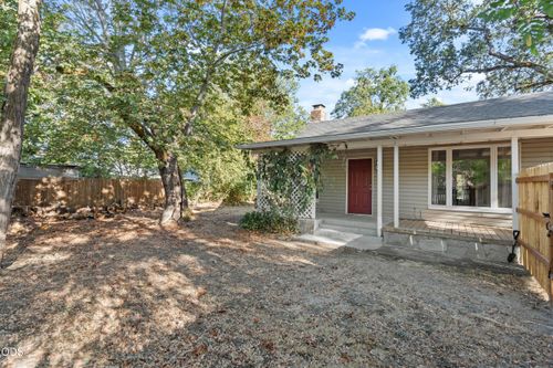 254 Sw Rogue River Ave, Grants Pass, OR, 97526-2936 | Card Image