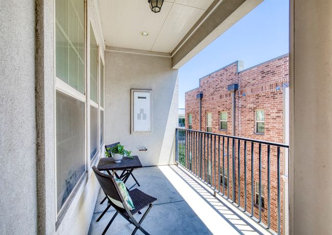 Balcony of living area and kitchen. | Image 24