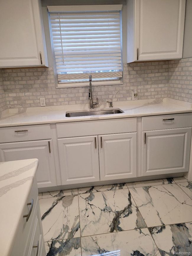 18609 Mansfield St, House other with 3 bedrooms, 2 bathrooms and null parking in Detroit MI | Image 20