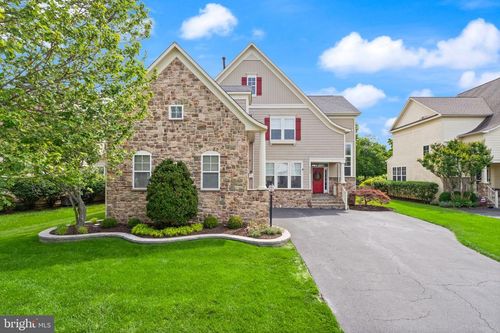 9233 Falling Water Dr, BRISTOW, VA, 20136-2127 | Card Image