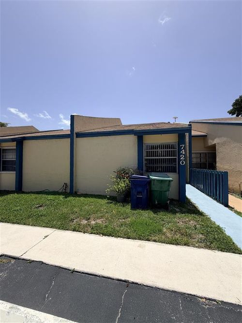 7420 Nw 34th St, Lauderhill, FL, 33319-4998 | Card Image