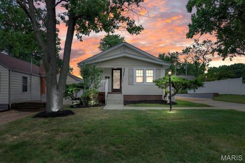 631 Clover Ln, Saint Louis, MO, 63126-1203 | Card Image