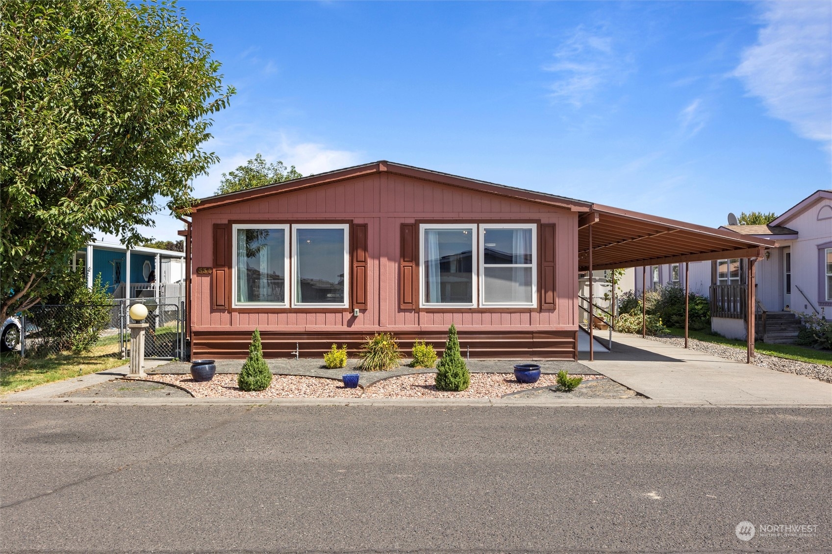 Fleetwood Ave, College Place, WA 99324