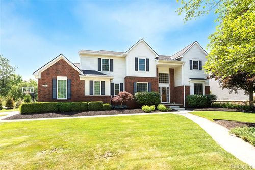 1162 Gentry Dr, South Lyon, MI, 48178-8718 | Card Image