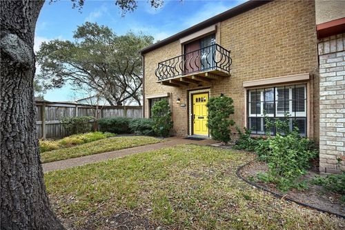 136-136 Lake Shore Dr, Corpus Christi, TX, 78413-2635 | Card Image