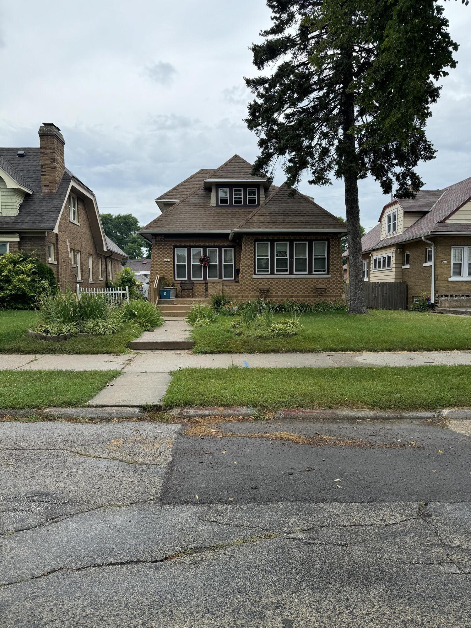 15th St, Milwaukee, WI 53209
