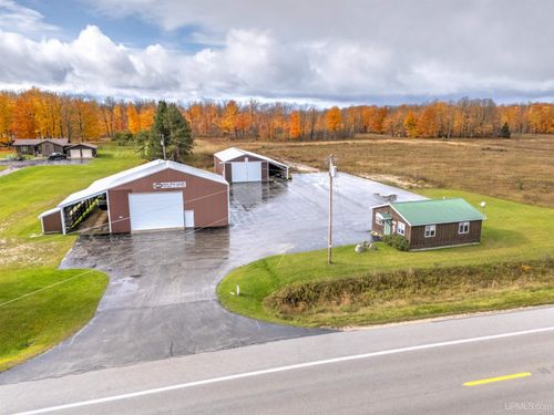 1622 W Us Hwy 2 Highway, Gulliver, MI, 49840 | Card Image