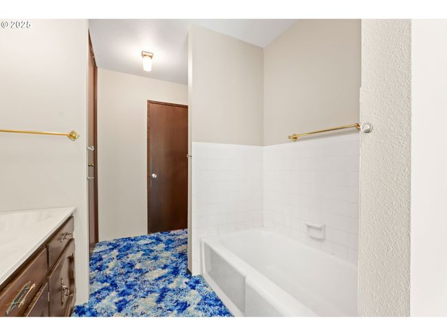 Bathroom, Attached | Image 15