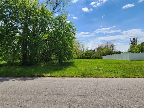 542 Westminster Street, Detroit, MI, 48202 | Card Image