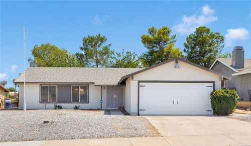 13717 Oakmont Dr, Victorville, CA, 92395 | Card Image