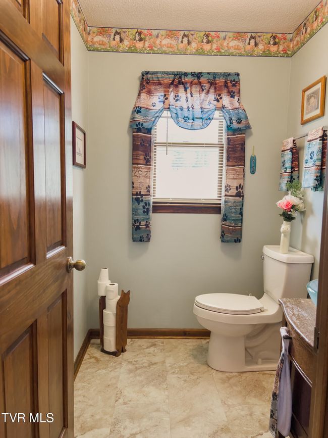 519 Foxgate Dr, House other with 3 bedrooms, 3 bathrooms and null parking in Erwin TN | Image 33