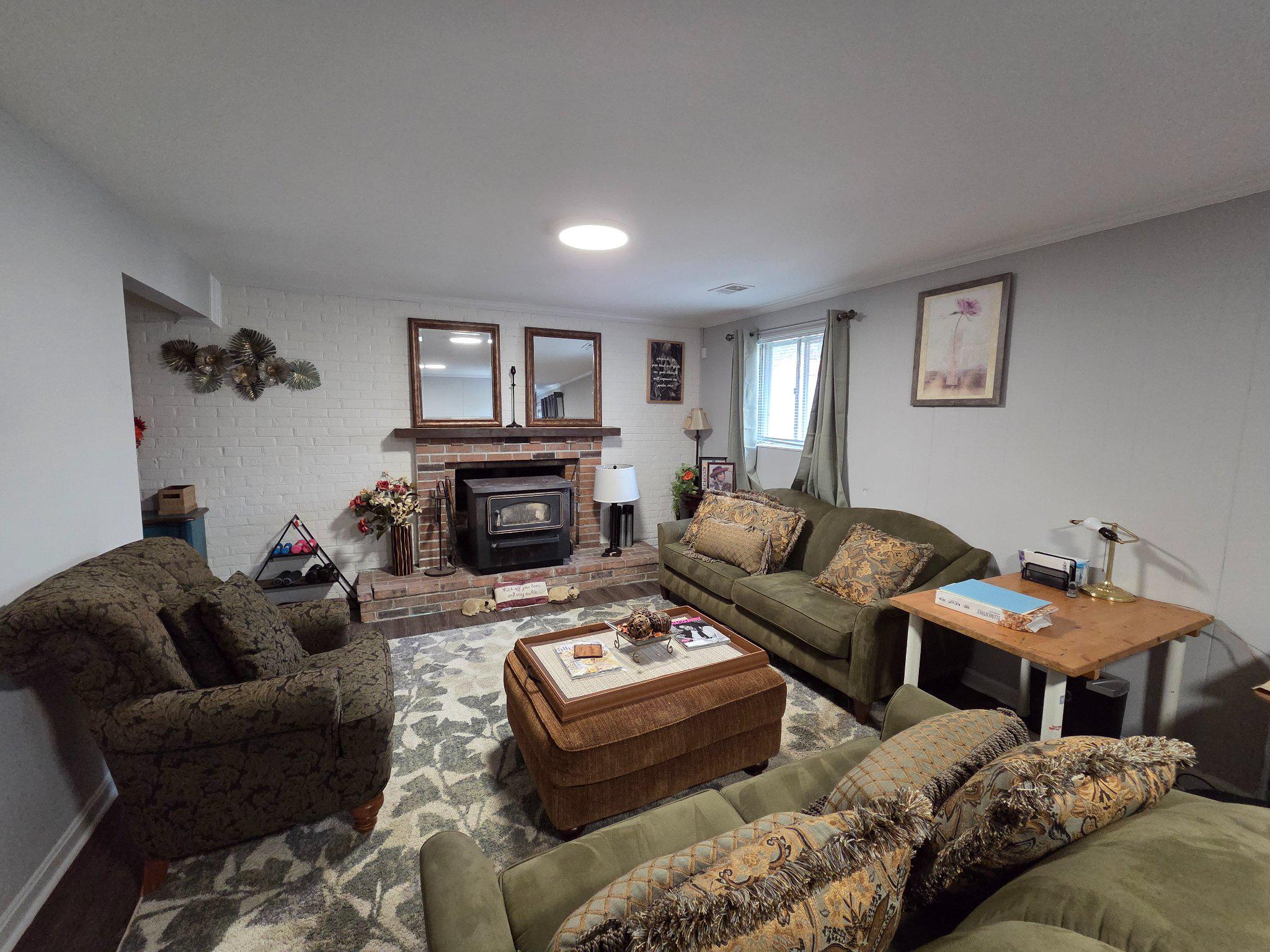Residential Lease in ALEXANDRIA 4