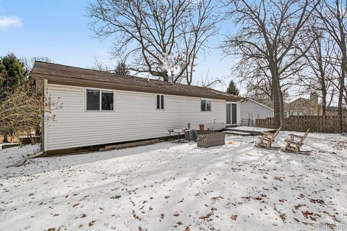 2150 Mapesbury Dr, West Bloomfield, MI, 48324-1444 | Card Image