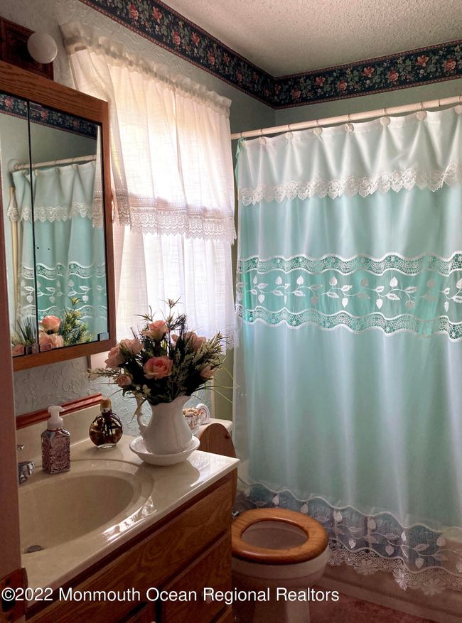 35 Mediterranean Court, Sold in Barnegat Zoocasa