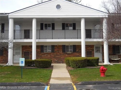 42556 Plymouth Hollow Dr, Plymouth, MI, 48170-2567 | Card Image