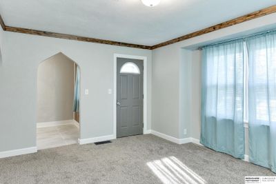 303 W 19th Avenue, House other with 2 bedrooms, 1 bathrooms and null parking in Bellevue NE | Image 2