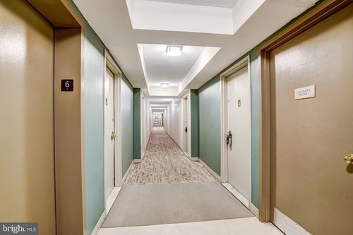 apt-612-4600 S Four Mile Run Dr, ARLINGTON, VA, 22204-3513 | Card Image
