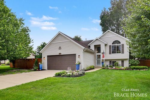 6876 Northway Drive Ne, Rockford, MI, 49341 | Card Image