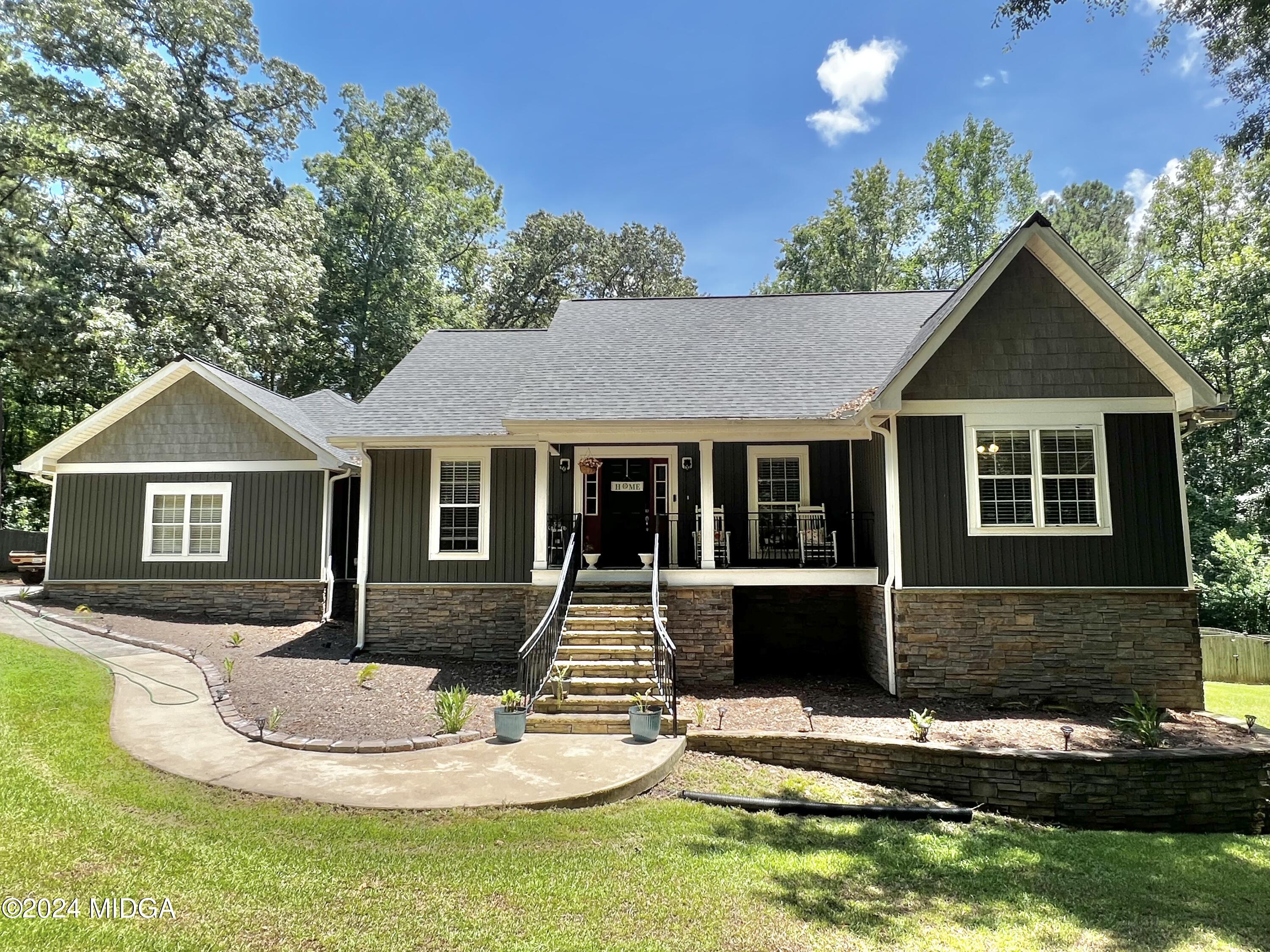 Stonegables Dr, Gray, GA 31032