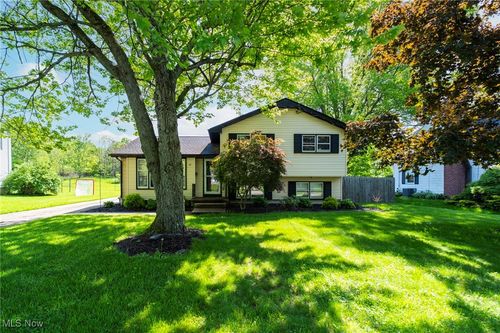 33 N Hillside Rd, Canfield, OH, 44406-1336 | Card Image