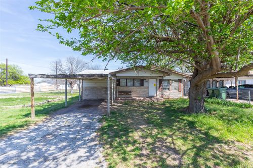 509 Scott St, Tye, TX, 79563-2223 | Card Image