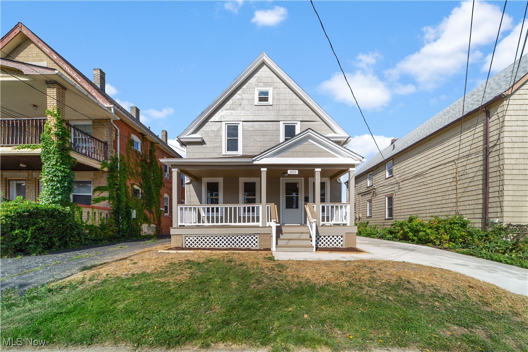 Quail St, Lakewood, OH 44107