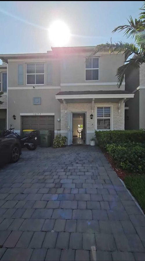 1677 Se 8th Ave, Homestead, FL, 33034-5678 | Card Image