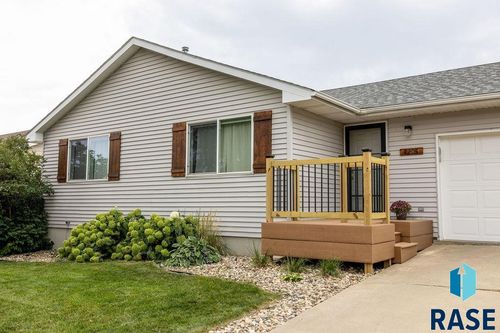 4205 N Alaska Ave, Sioux Falls, SD, 57107-6823 | Card Image