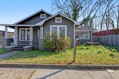 105 W Larkin I Smith Dr, Poplarville, MS, 39470-2429 | Card Image