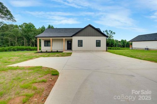 665 S Grove St, Lincolnton, NC, 28092-2437 | Card Image
