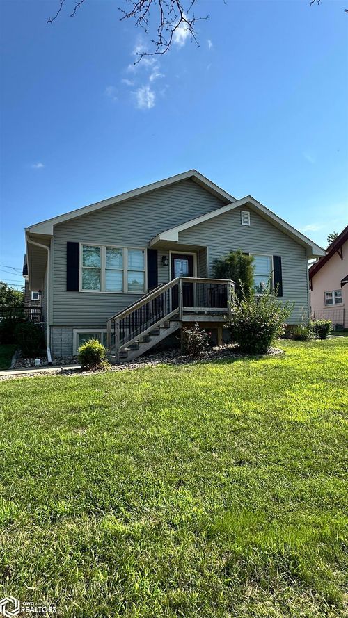 514 A Ave E, Oskaloosa, IA, 52577-2962 | Card Image