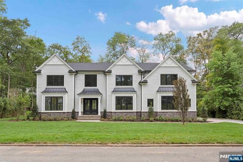 559 Stellman Rd, River Vale, NJ, 07675-6127 | Card Image