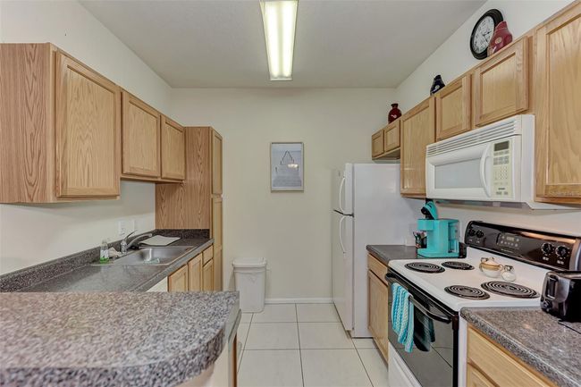 Kitchen. | Image 11